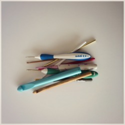 Beginner's Guide to Crochet Hooks Sizes and Styles